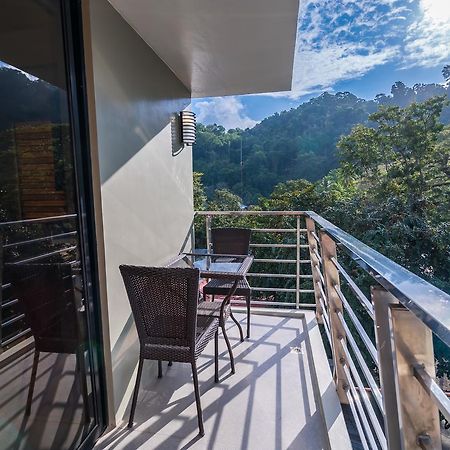 Coral Cliff Hotel El Nido Exterior photo